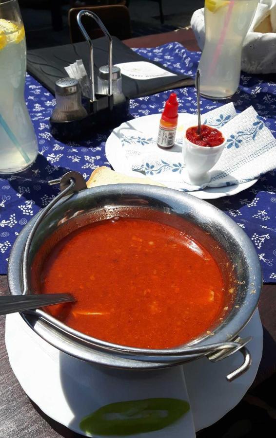 Tassi Halaszcsarda - Sueger Haz Bagian luar foto
